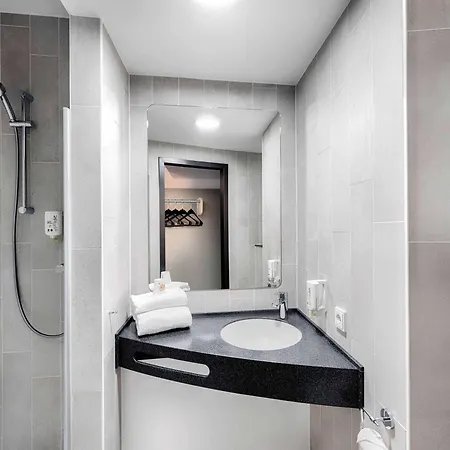 فندق B&B Hotel Ruesselsheim روزلسهايم